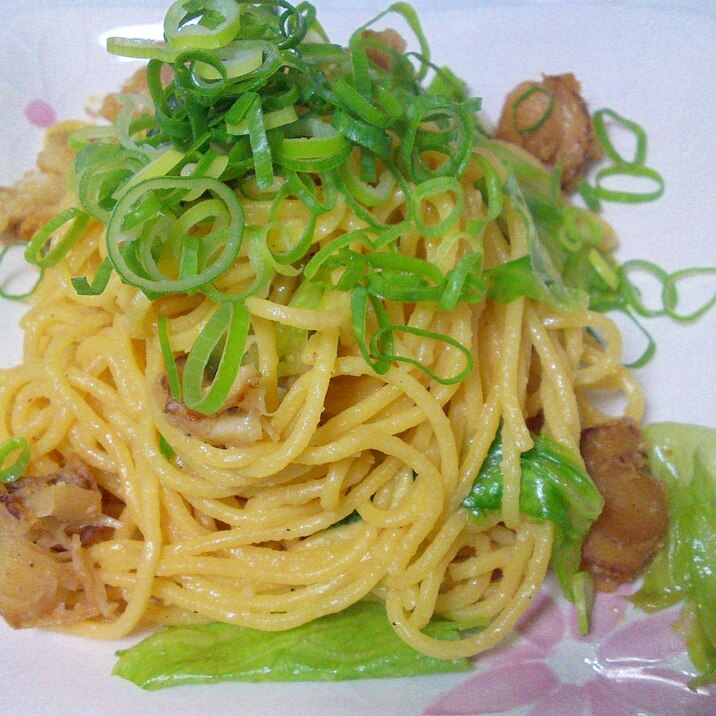 シャキシャキレタスとベビーホタテの和風パスタ
